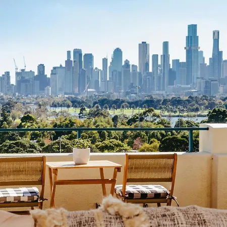 Spectacular Views Over Albert Park Melbourne Exterior photo