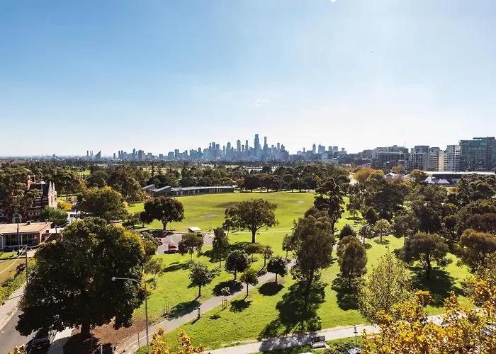 Spectacular Views Over Albert Park